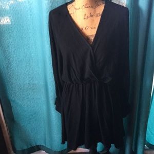 Umgee Linen/Cotton  Black Dress Size Medium. NWT